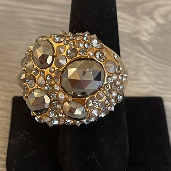 Stunning Alexis Bittar Crystal Dome Statement Ring. - Picture 6 of 8